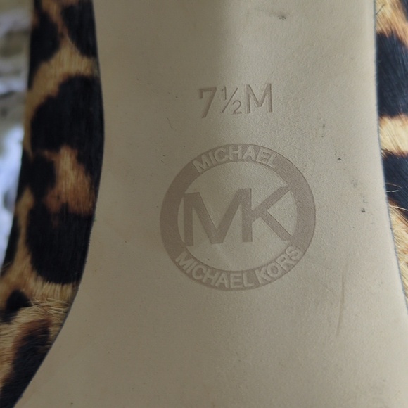 Leopard Pumps - Picture 8 of 9